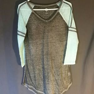 So brand 3/4 sleeve raglan t-shirt. Size Small